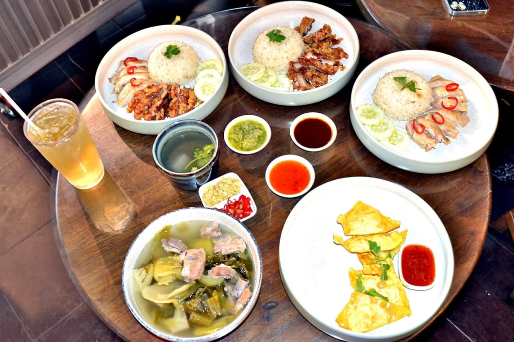 ร้าน”เอิบ” มนต์เสน่ห์แห่ง “ข้าวมันไก่” บทความโดยนิตยสาร “เปรียว”